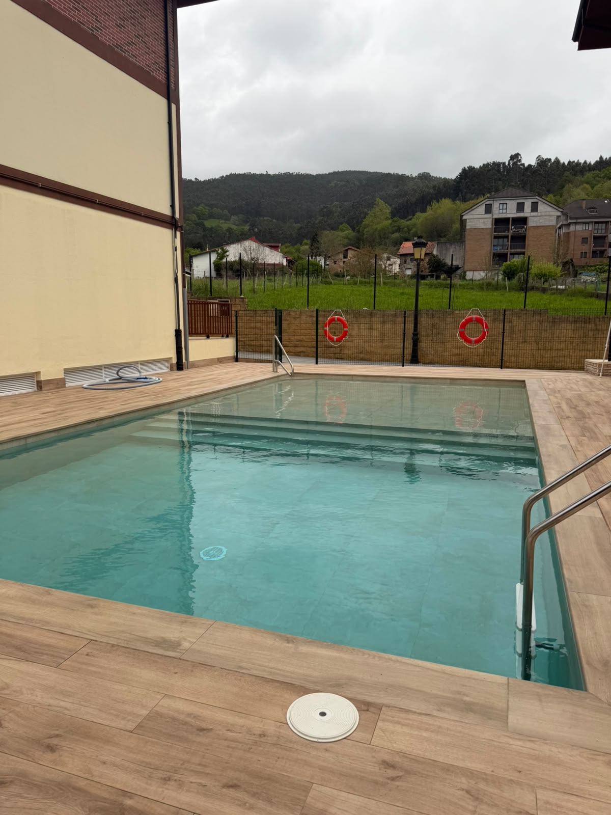 Piscina comunitaria del residencial